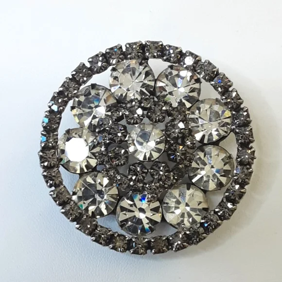 VTG KRAMER Sparkling 2-Tone Smokey Gray and Clear Rhinestone Silver Tone Brooch - Picture 4 of 6